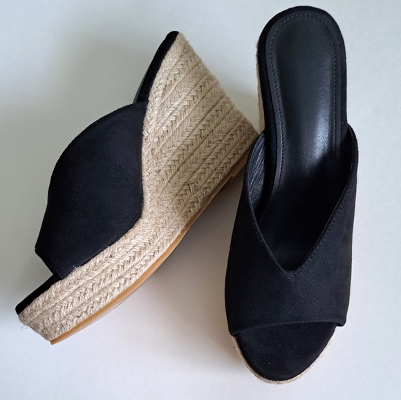 BLACK SUEDE PLATFORM,  SLIP ON, OPEN TOE. NEW WITHOUT TAG. SIZE US 8 RUN LARGE. - Picture 10 of 16